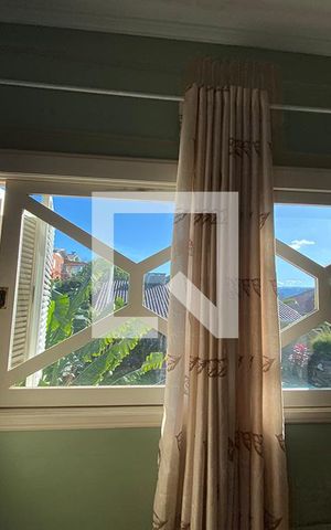 Casa à venda com 445m², 5 quartos e 6 vagasJanela do Quarto 1