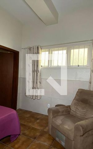 Casa à venda com 445m², 5 quartos e 6 vagasQuarto de Serviço