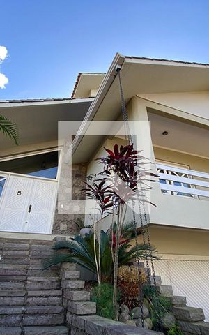 Casa à venda com 445m², 5 quartos e 6 vagasÁrea Externa