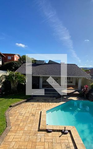 Casa à venda com 445m², 5 quartos e 6 vagasVista da Sacada do Quarto 2