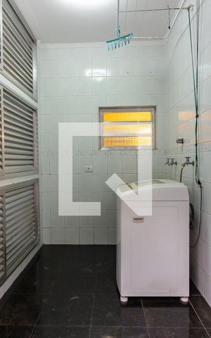 Casa à venda com 400m², 2 quartos e 2 vagasÁrea de Serviço 