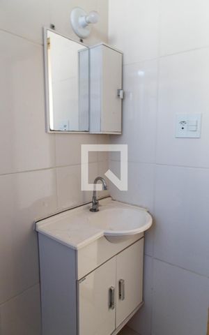 Apartamento à venda com 56m², 2 quartos e 1 vaga Apartamento à venda com 56m², 2 quartos e 1 vagaBanheiro