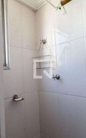 Apartamento à venda com 56m², 2 quartos e 1 vaga Apartamento à venda com 56m², 2 quartos e 1 vagaBanheiro