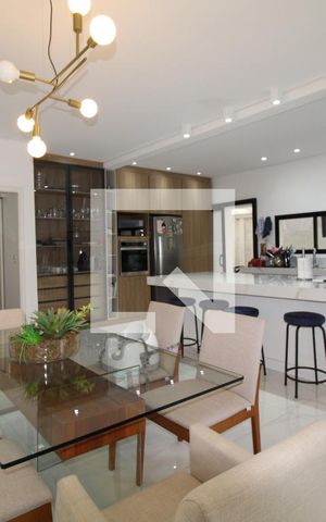 Casa à venda com 320m², 3 quartos e 4 vagasSala de jantar