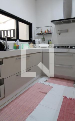 Casa à venda com 320m², 3 quartos e 4 vagasCozinha