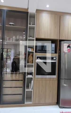Casa à venda com 320m², 3 quartos e 4 vagasCozinha