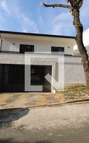 Casa à venda com 320m², 3 quartos e 4 vagasFachada