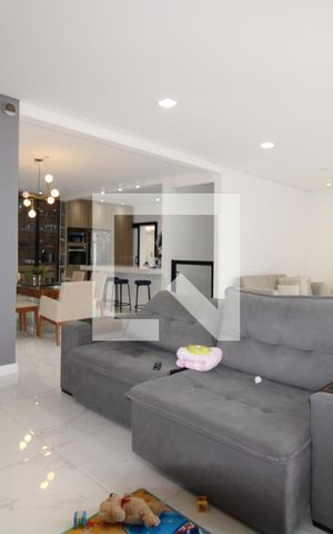 Casa à venda com 320m², 3 quartos e 4 vagasSala