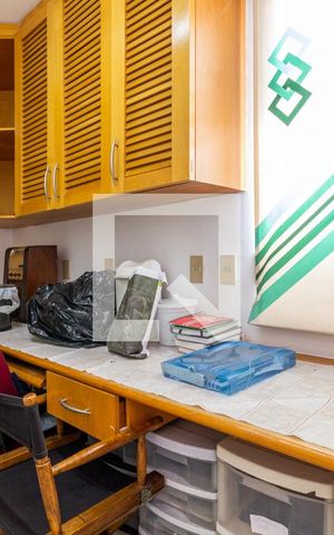 Apartamento à venda com 324m², 3 quartos e 2 vagas Apartamento à venda com 324m², 3 quartos e 2 vagasEscritório