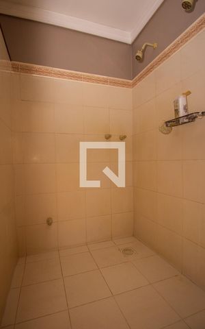 Casa de condomínio à venda com 1400m², 1 quarto e 4 vagasBanheiro da Suíte 2