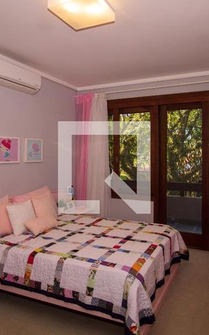 Casa de condomínio à venda com 1400m², 1 quarto e 4 vagasSuíte 5