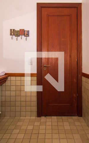 Casa de condomínio à venda com 1400m², 1 quarto e 4 vagasBanheiro do Quarto 1 e 2