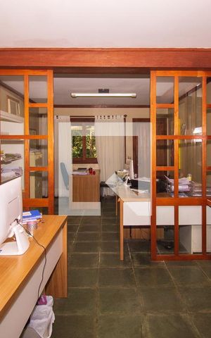 Casa de condomínio à venda com 1400m², 1 quarto e 4 vagasEscritório