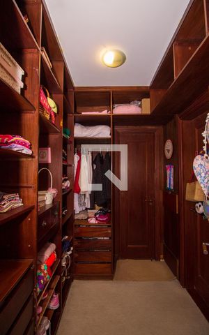 Casa de condomínio à venda com 1400m², 1 quarto e 4 vagasCloser da Suíte 5