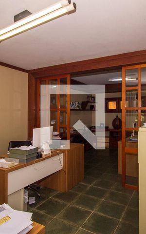 Casa de condomínio à venda com 1400m², 1 quarto e 4 vagasEscritório