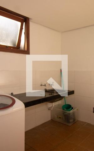 Casa de condomínio à venda com 1400m², 1 quarto e 4 vagasÁrea de Serviço