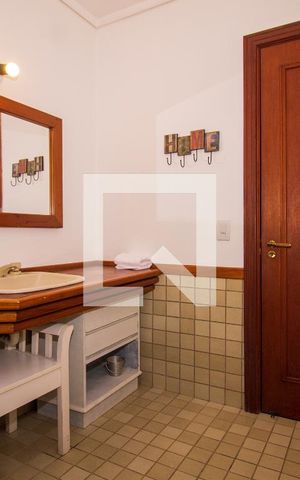 Casa de condomínio à venda com 1400m², 1 quarto e 4 vagasBanheiro do Quarto 1 e 2