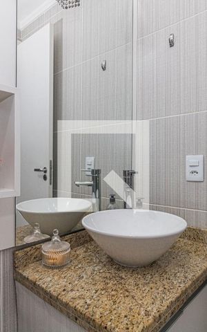 Apartamento à venda com 64m², 2 quartos e 1 vagaBanheiro Social