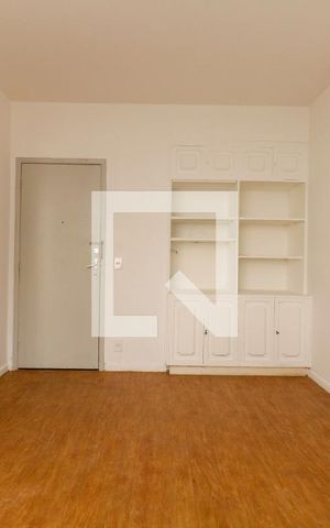Apartamento à venda com 90m², 2 quartos e 1 vaga Apartamento à venda com 90m², 2 quartos e 1 vagaSala