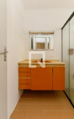 Apartamento à venda com 90m², 2 quartos e 1 vaga Apartamento à venda com 90m², 2 quartos e 1 vagaBanheiro