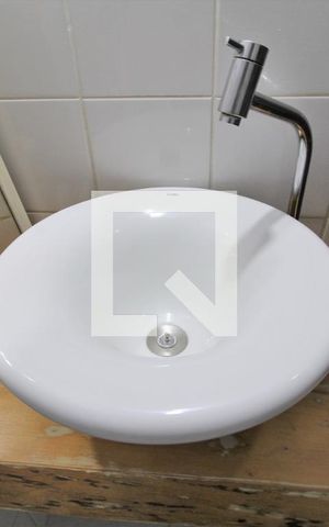 Apartamento para alugar com 49m², 2 quartos e 1 vagaPia do banheiro
