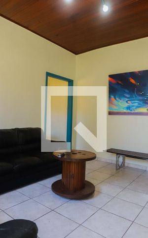 Casa à venda com 242m², 3 quartos e 2 vagasSala