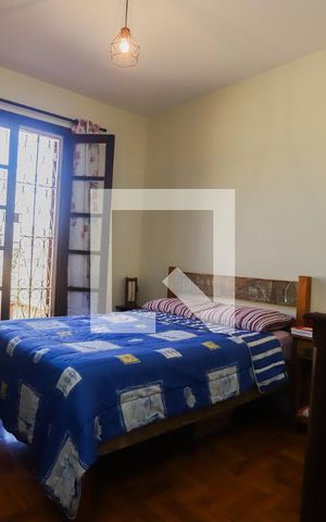 Casa à venda com 242m², 3 quartos e 2 vagasQuarto 2 - Suíte