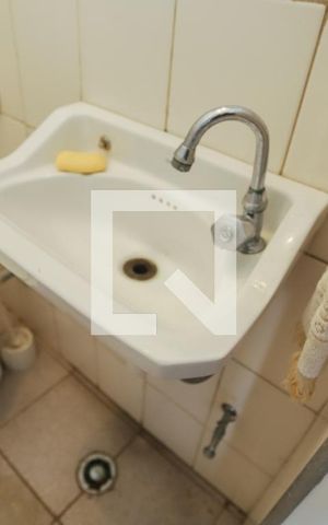 Casa à venda com 242m², 3 quartos e 2 vagasBanheiro da Garagem