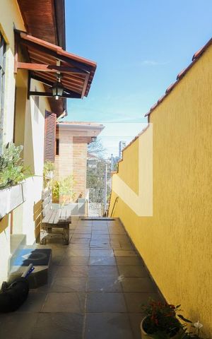 Casa à venda com 242m², 3 quartos e 2 vagasQuintal