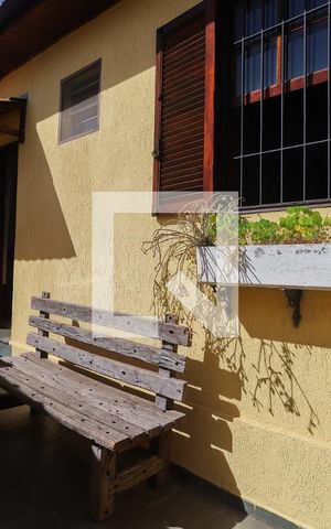 Casa à venda com 242m², 3 quartos e 2 vagasQuintal