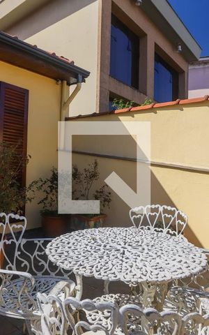 Casa à venda com 242m², 3 quartos e 2 vagasVaranda