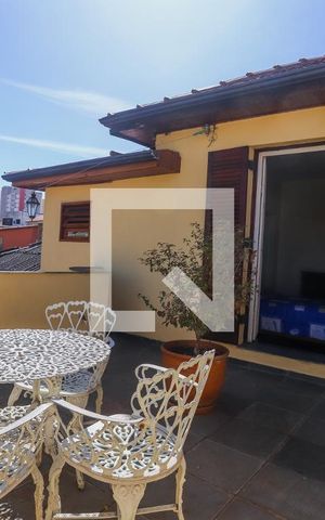 Casa à venda com 242m², 3 quartos e 2 vagasVaranda
