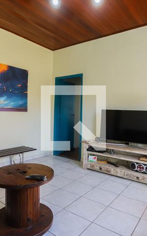 Casa à venda com 242m², 3 quartos e 2 vagasSala