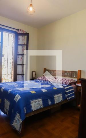 Casa à venda com 242m², 3 quartos e 2 vagasQuarto 2 - Suíte