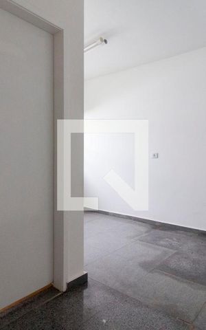 Casa de condomínio para alugar com 50m², 1 quarto e sem vaga Casa de condomínio para alugar com 50m², 1 quarto e sem vagaSala