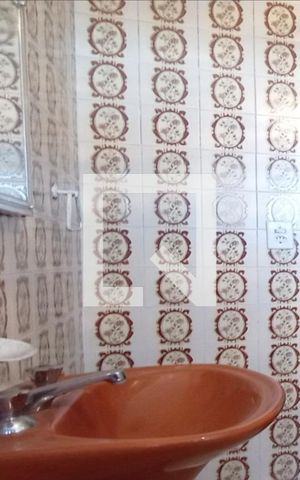 Casa à venda com 247m², 3 quartos e 4 vagas Casa à venda com 247m², 3 quartos e 4 vagasBanheiro 2