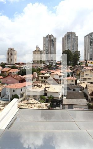 Casa de condomínio à venda com 240m², 3 quartos e 3 vagas Casa de condomínio à venda com 240m², 3 quartos e 3 vagasVista
