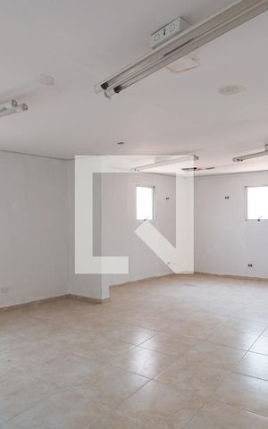 Casa à venda com 320m², 4 quartos e 4 vagas Casa à venda com 320m², 4 quartos e 4 vagasSalão de Festas