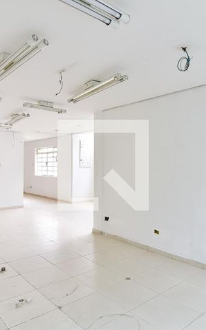 Casa à venda com 320m², 4 quartos e 4 vagas Casa à venda com 320m², 4 quartos e 4 vagasSala
