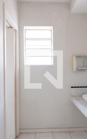 Casa à venda com 320m², 4 quartos e 4 vagas Casa à venda com 320m², 4 quartos e 4 vagasBanheiro Social 2
