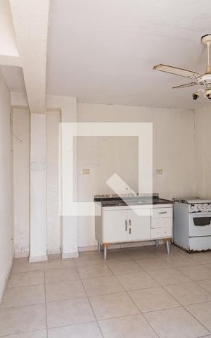 Casa à venda com 320m², 4 quartos e 4 vagas Casa à venda com 320m², 4 quartos e 4 vagasCozinha