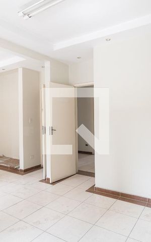 Casa à venda com 320m², 4 quartos e 4 vagas Casa à venda com 320m², 4 quartos e 4 vagasQuarto 3