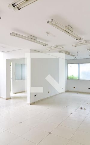 Casa à venda com 320m², 4 quartos e 4 vagas Casa à venda com 320m², 4 quartos e 4 vagasSala