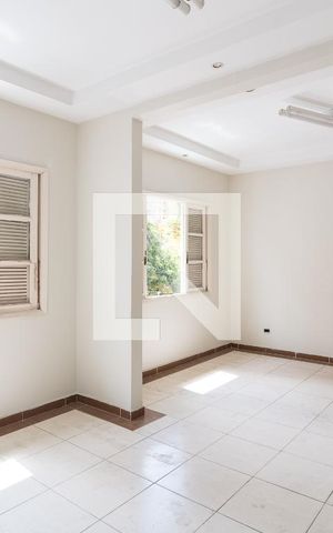 Casa à venda com 320m², 4 quartos e 4 vagas Casa à venda com 320m², 4 quartos e 4 vagasQuarto 3