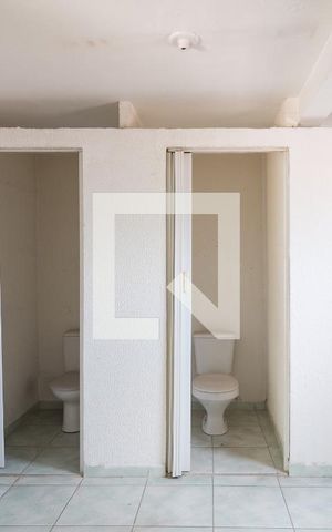 Casa à venda com 320m², 4 quartos e 4 vagas Casa à venda com 320m², 4 quartos e 4 vagasBanheiro de Serviço