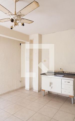 Casa à venda com 320m², 4 quartos e 4 vagas Casa à venda com 320m², 4 quartos e 4 vagasCozinha