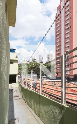 Casa à venda com 320m², 4 quartos e 4 vagas Casa à venda com 320m², 4 quartos e 4 vagasCorredor