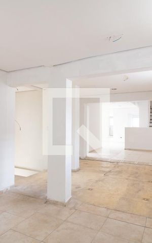 Casa à venda com 320m², 4 quartos e 4 vagas Casa à venda com 320m², 4 quartos e 4 vagasSala de Jantar