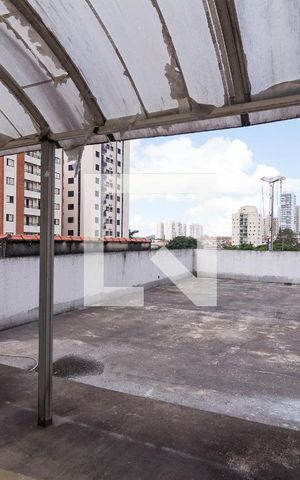 Casa à venda com 320m², 4 quartos e 4 vagas Casa à venda com 320m², 4 quartos e 4 vagasTerraço