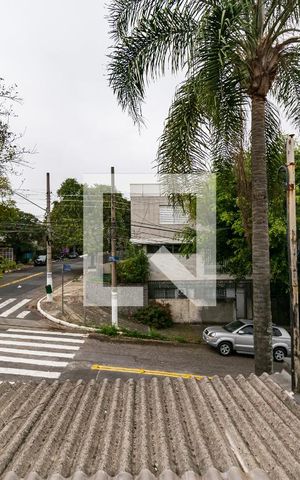 Casa à venda com 180m², 2 quartos e 2 vagas Casa à venda com 180m², 2 quartos e 2 vagasVista do Quarto 1